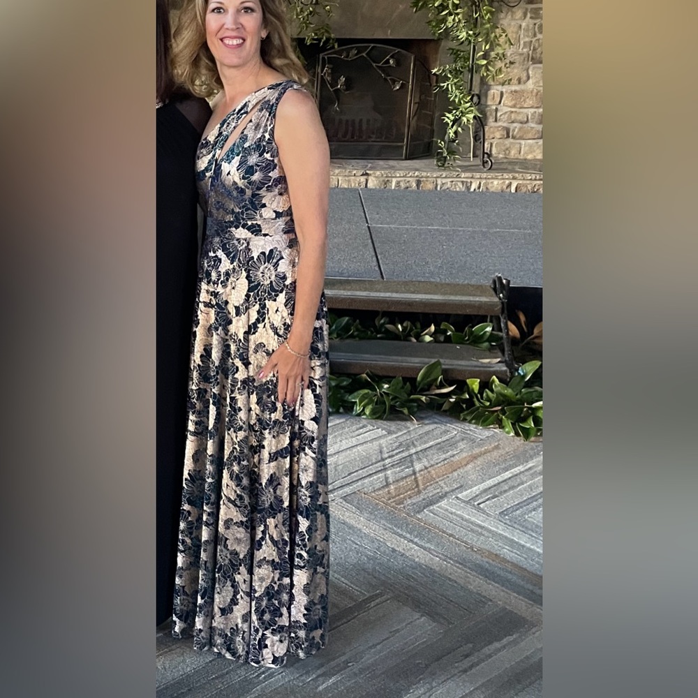Stunning evening gown.  Iridescent print one shoulder … beautiful